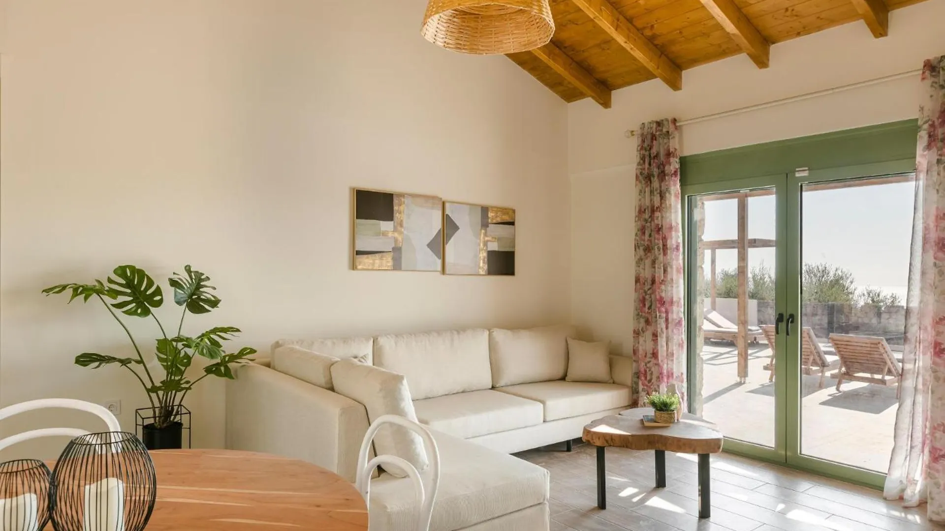 Dionisis Villa By Vintage Travel Karavados