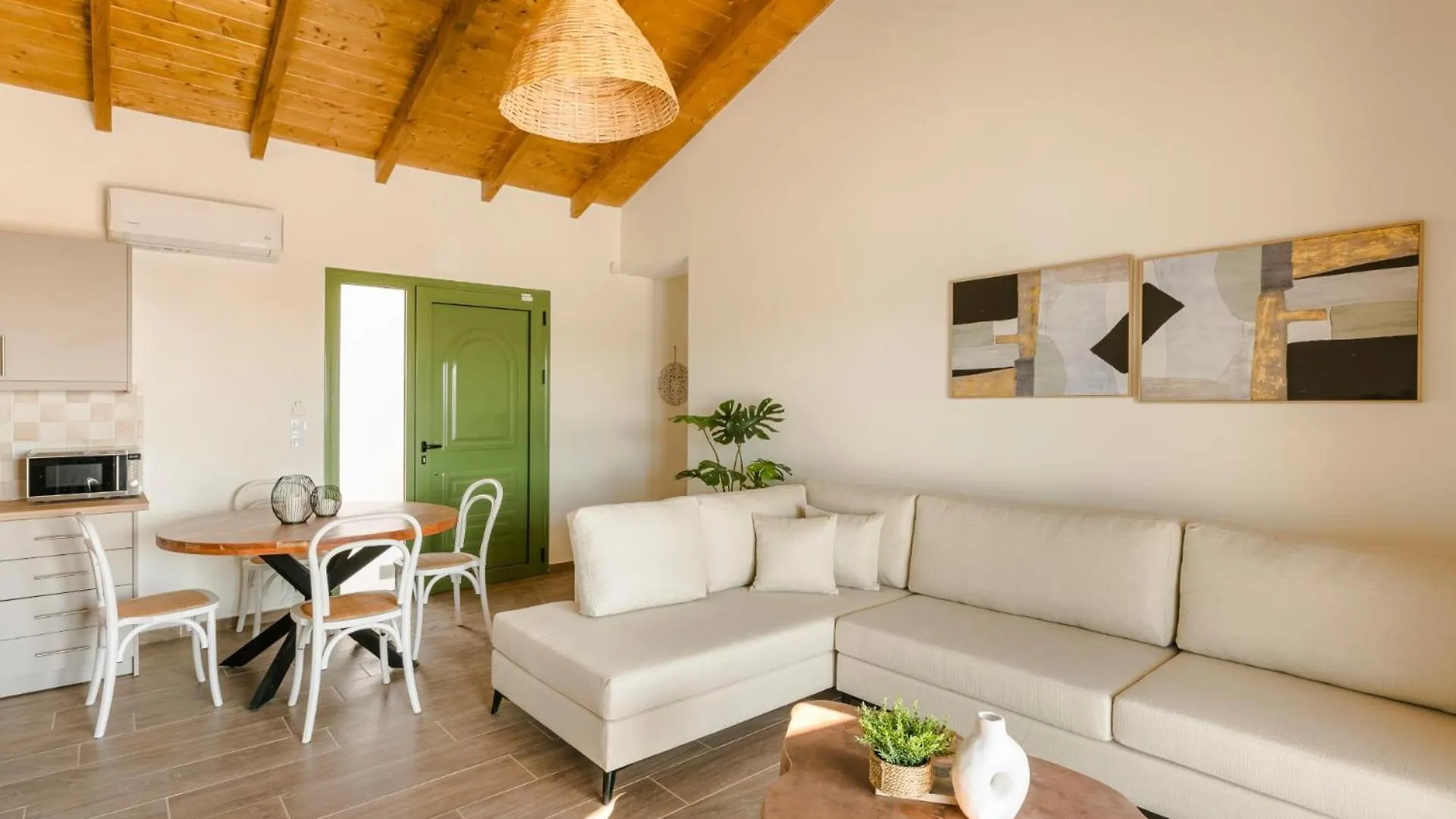 Dionisis Villa By Vintage Travel Karavados