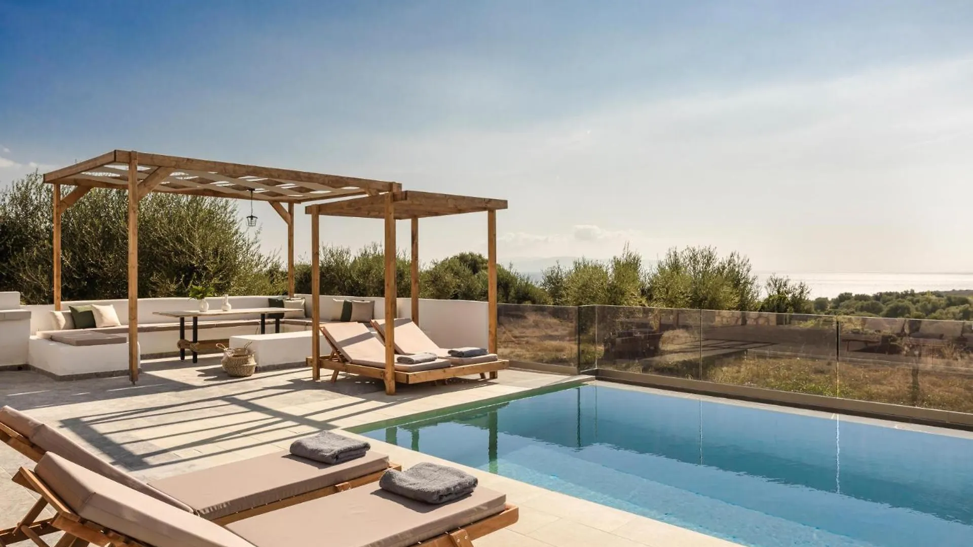 Dionisis Villa By Vintage Travel Karavados